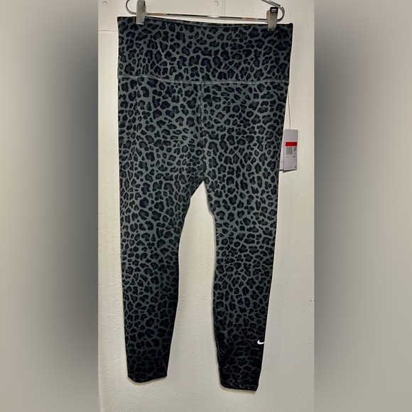 NWT Dry Fit Nike Women’s Training Pants SZ L - Picture 2 of 11